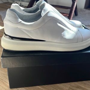 Karl Lagerfeld Paris